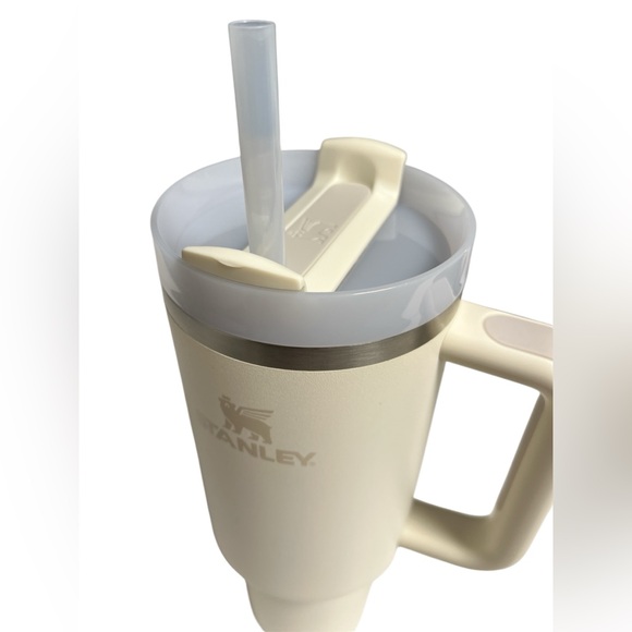 Used STANLEY Quencher H2.0 Tumbler 40 oz – Cream | Handle, Straw + Free Brush - Picture 4 of 12
